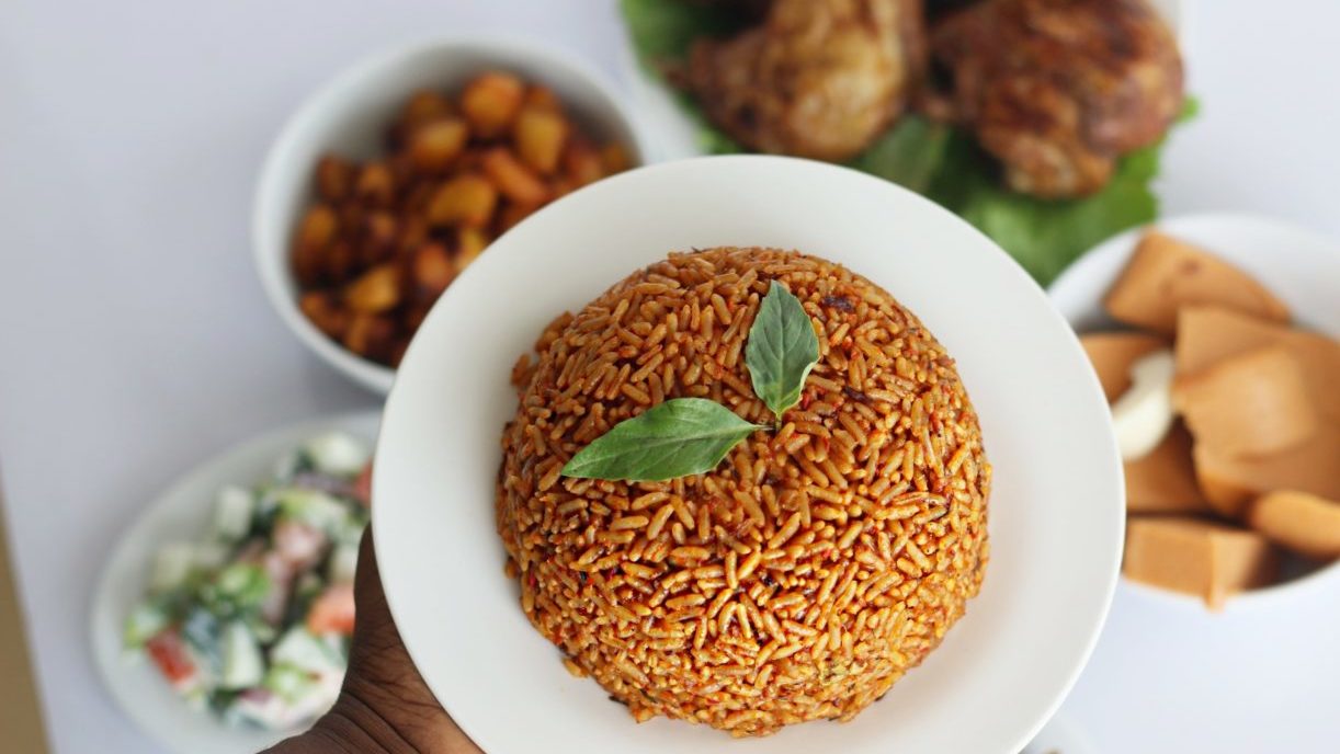 https://guardian.ng/wp-content/uploads/2018/06/Jollof-rice.-Photo-Sisi-Yemmie-e1529134951871.jpeg