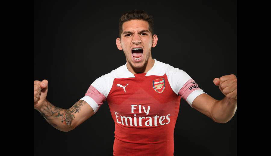 SoccerStarz Arsenal Lucas Torreira Home Kit (Classic) – Yachew