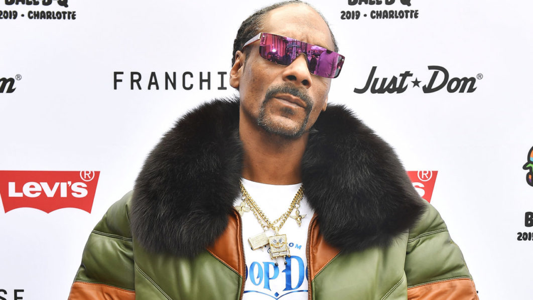 Netflix's 'Grass Is Greener' Documentary Features Snoop Dogg — Guardian ...