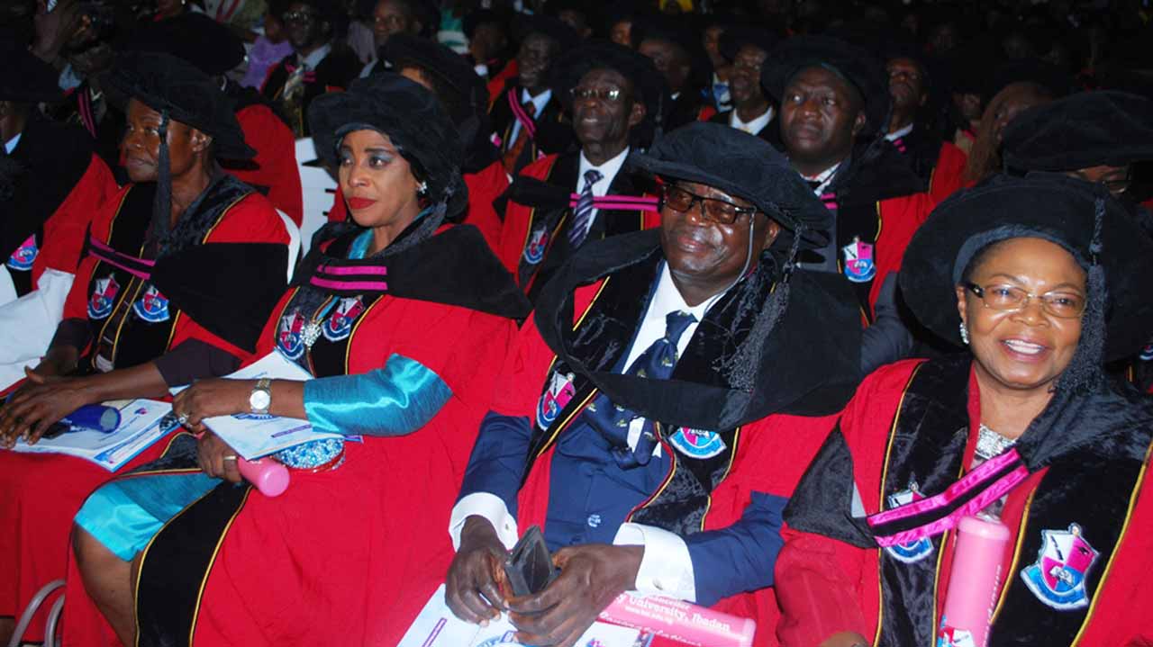 Official tasks graduating students on solving societal problems | The ...