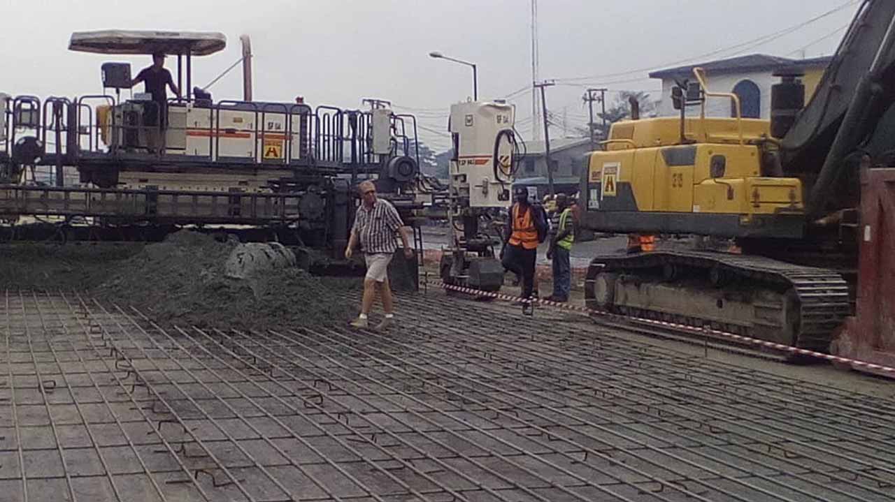 Image result for Fashola inspects rehabilitation of Apapa, Oshodi roads