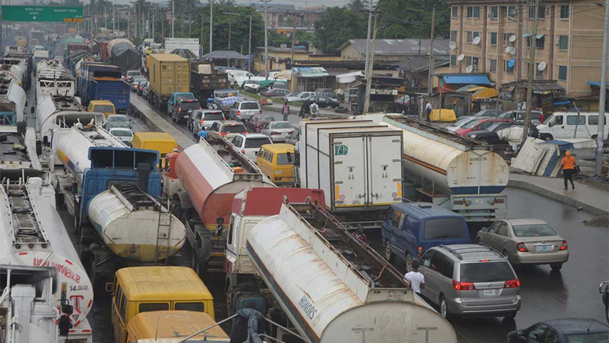 Gridlock: Fashola orders trailers to vacate Ogere on Lagos-Ibadan expressway  | The Guardian Nigeria News - Nigeria and World NewsNigeria — The Guardian  Nigeria News – Nigeria and World News