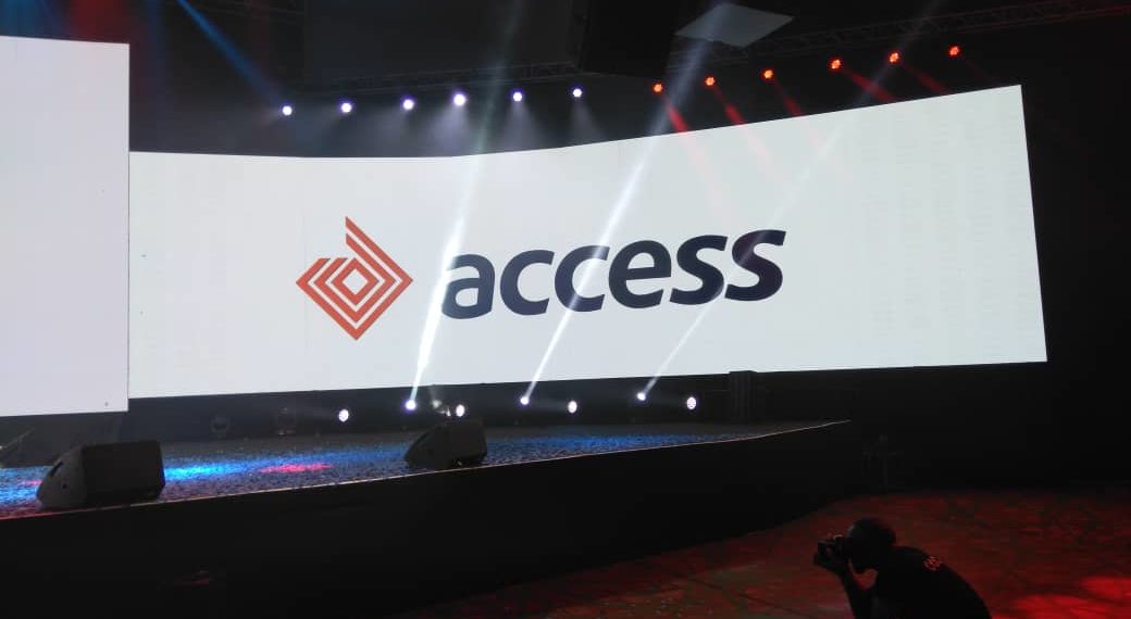 Access Bank logo. “Access Bank” Mərkəzi filiali.