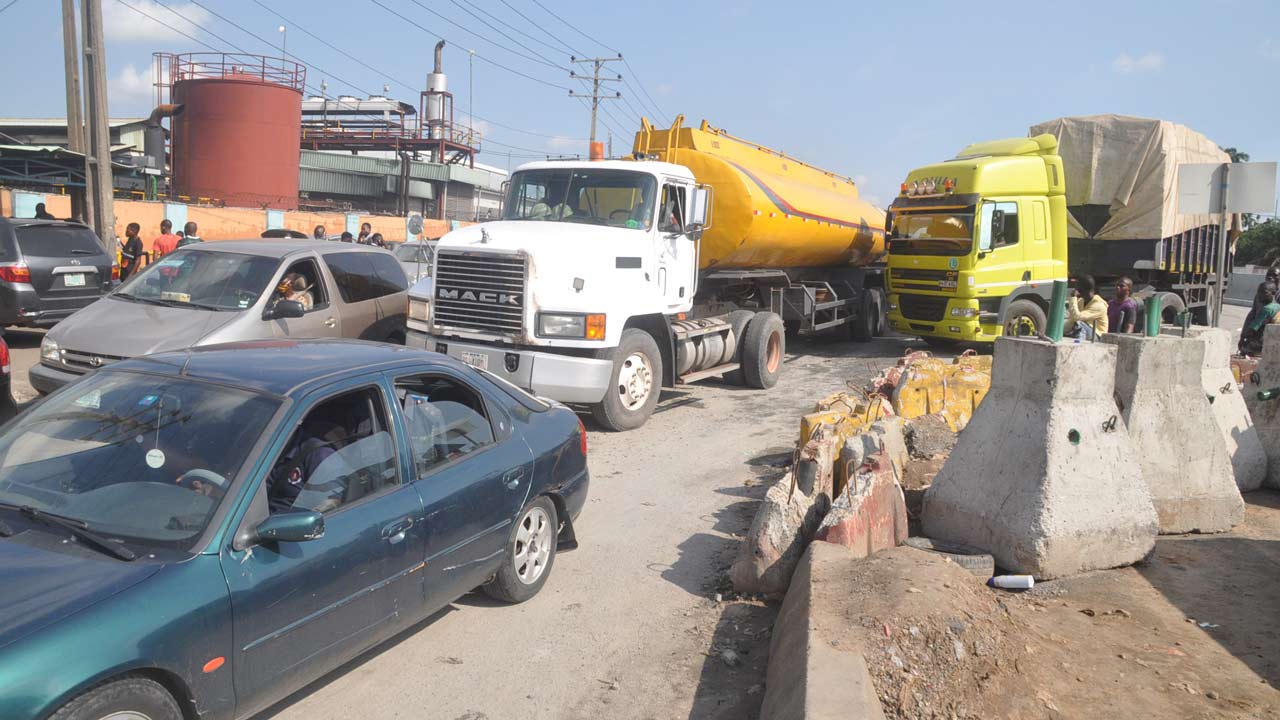 Trapped road users seek ‘executive order’ on Oshodi-Apapa highway ...