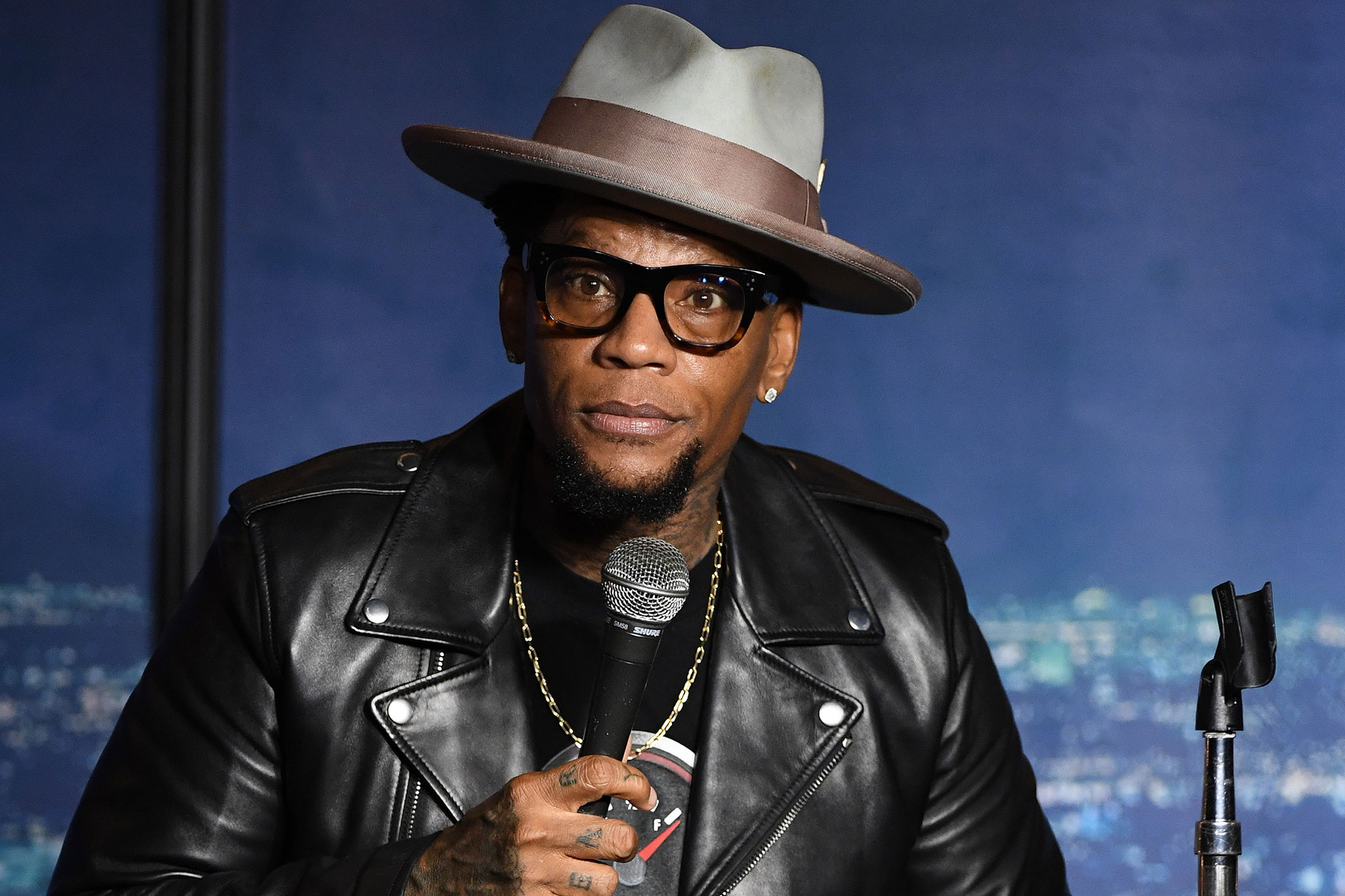 Comedian D.L Hughley Tests Positive For Coronavirus After Collapsing On ...