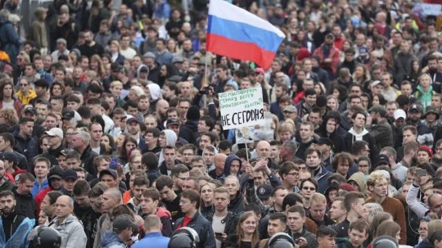 Giant protests in Russia after popular governor's arrest — World — The ...