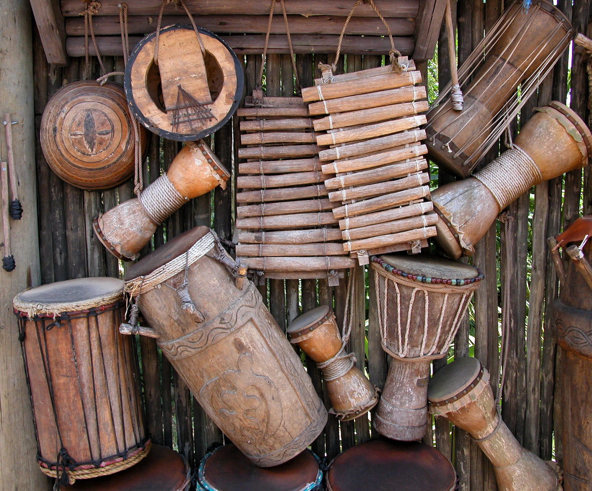 shekere-musical-instruments-rattle-music-of-africa-percussion-musical