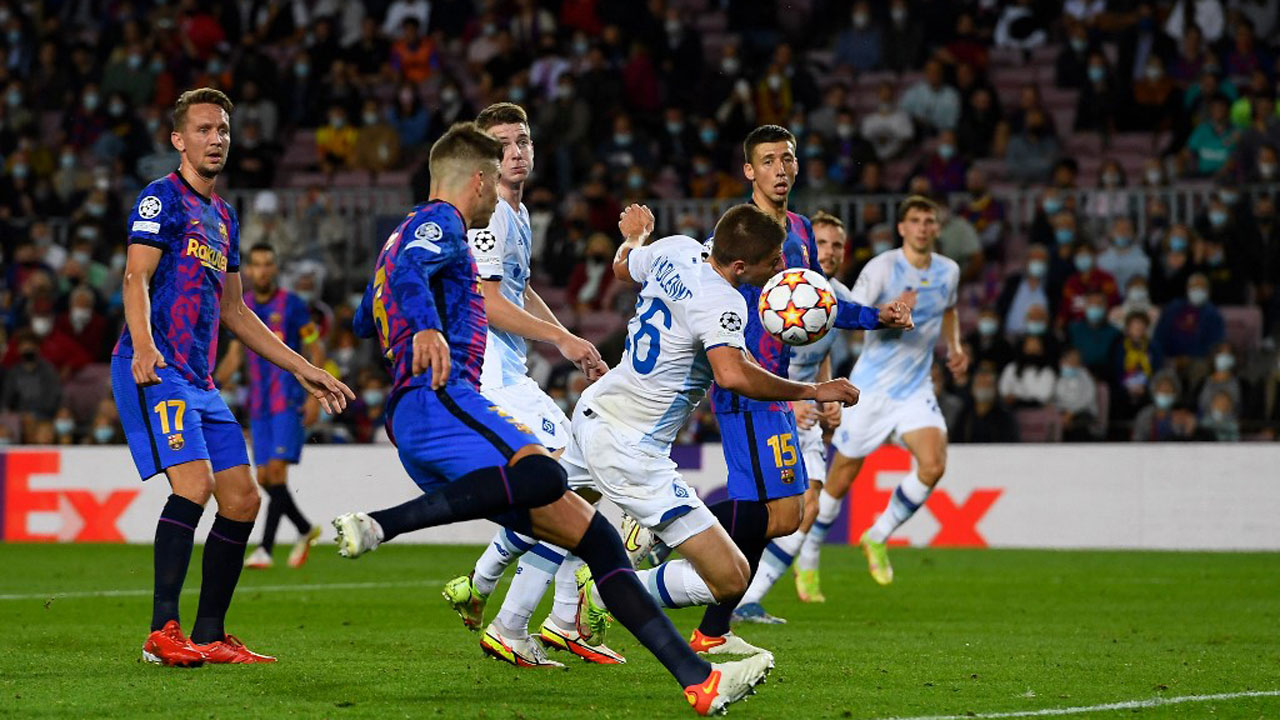 Сегодня во сколько начинает футбол. Динамо Киев - Барселона - 0:1 (0:0). Программа футбол Динамо Киев Барселона.