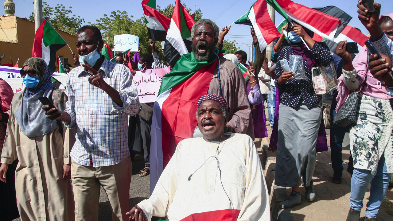 Sudan police fire tear gas at Khartoum protesters