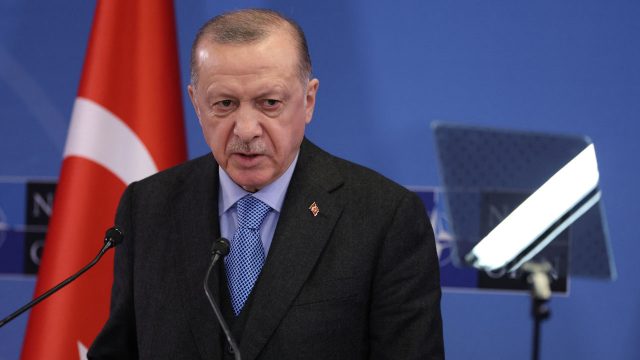 Turkey suspends funding for pro-Kurdish party