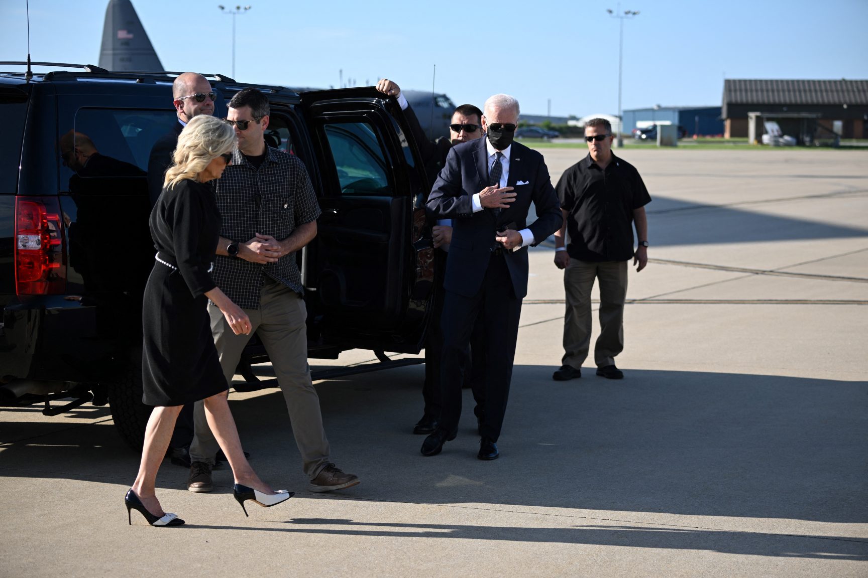 Biden Departs To Console Texas Town Reeling From School Massacre ...