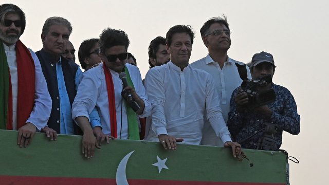 Ousted PM Khan Leads Protest March On Blockaded Pakistan Capital ...