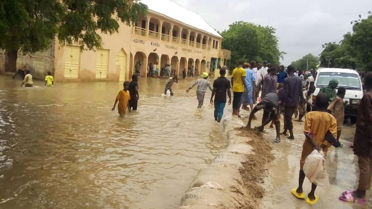 Jigawa govt distributes relief items to 400 flood victims