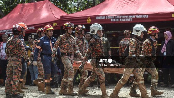 Sixteen Killed, 17 Missing In Malaysia Landslide — World — The Guardian ...