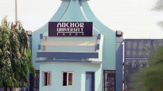 Anchor Varsity VC commends students over feat at research competition