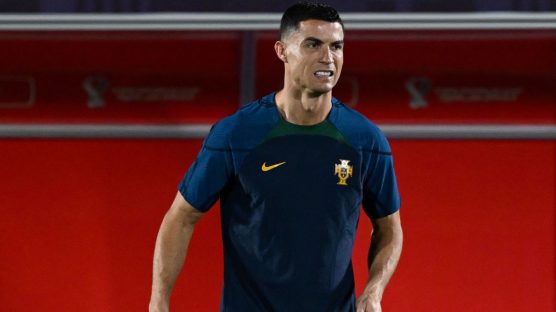 Ronaldo a bystander as Portugal find magic touch at World Cup