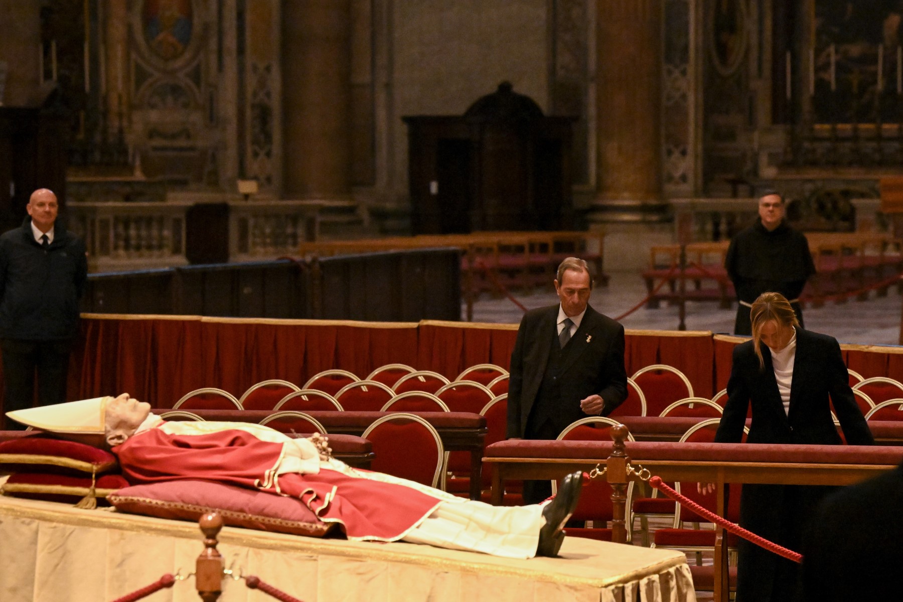 Católicos prestam homenagem ao ex-Papa Bento XVI em funeral |  The Guardian Notícias da Nigéria