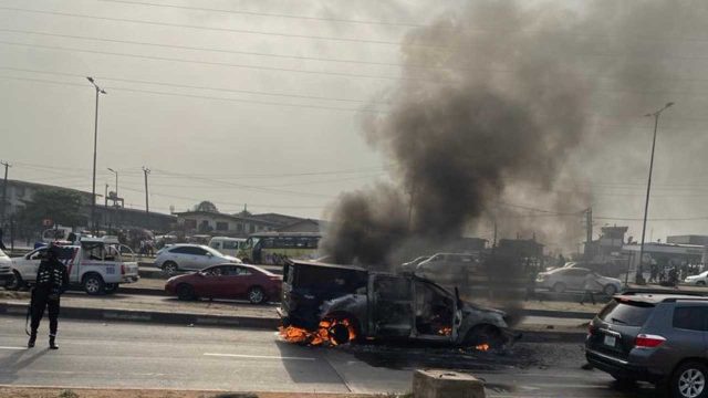 One killed, policemen injured, vehicles burnt as Police, Yoruba Nation activists clash in Ojota