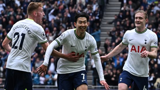 Tottenham Hotspur Soccer Player Son Heung-min Doc Sets  Debut