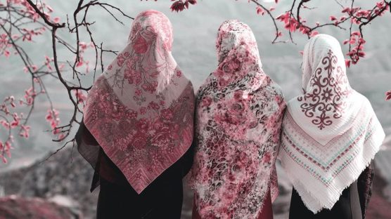 Muslim women promote hijab awareness