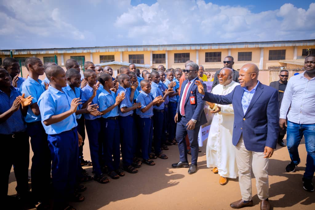 , Centre, residents laud Mbah for ending water scarcity in Enugu, NigeriaDNA | Breaking News &amp; Top Headlines