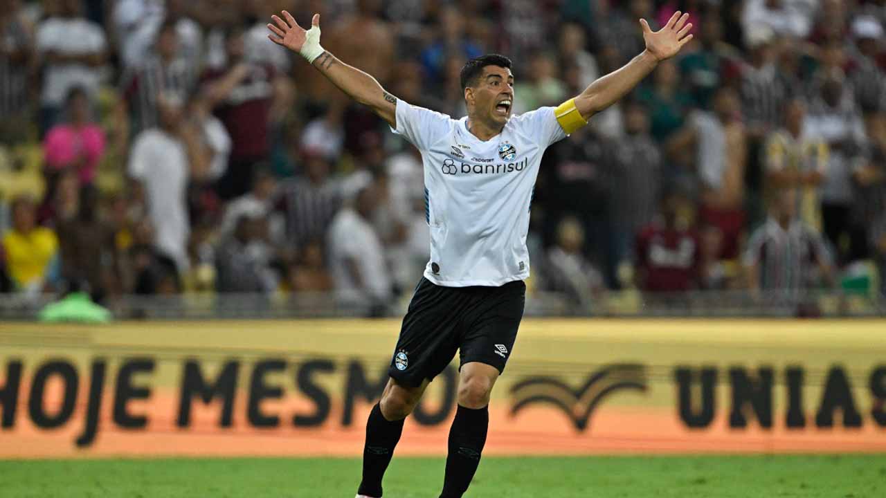 Luis Suarez signs short-term deal to rejoin boyhood club Nacional
