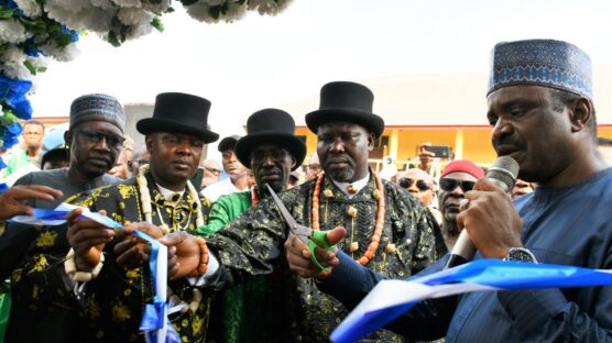 FG through the Minister of Transportation, Senator Sa'idu Ahmed Alkali has officially launched the Port-Harcourt to Aba train service