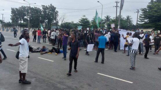 Peaceful demonstrations in Gombe and Bauchi States have turned violent as youths were seen throwing objects at security operatives