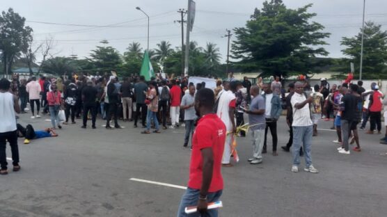 Angry youths in Rivers State have shunned the pleas by Governor, Siminalayi Fubara and stakeholders and embarked on the national hunger protest
