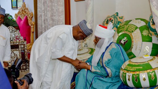 Kwara State Governor AbdulRahman AbdulRazaq is honoured with the title of Sardaunan Ilorin by the Emir of Ilorin, Dr. Ibrahim Sulu-Gambari, in recognition of his leadership and commitment to promoting the community’s culture and peace.