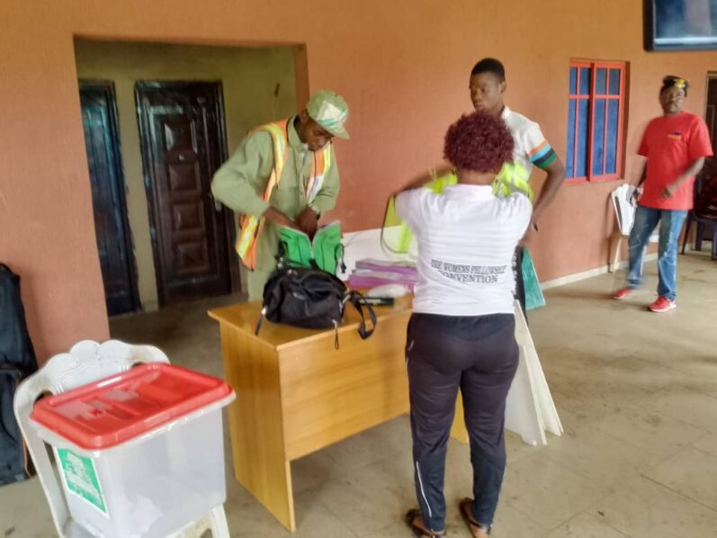 INEC has extended voting time at Polling Units (PUs) where the exercise in the ongoing Edo governorship election began late