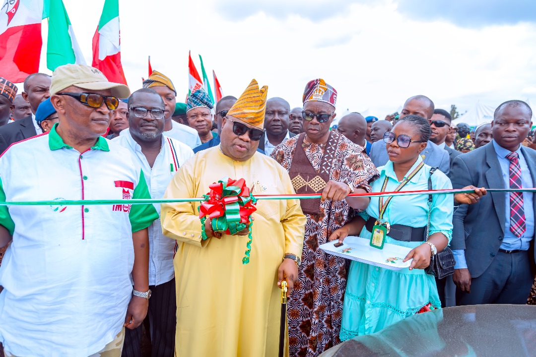 Osun State Governor, Ademola Adeleke, on Monday commissioned four electricity projects in three local government areas