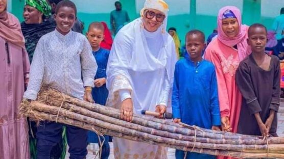 Wife of the member representing Bauchi Federal Constituency, Hon. Aliyu Aminu Garu allegedly distributing sugarcane sticks as empowerment