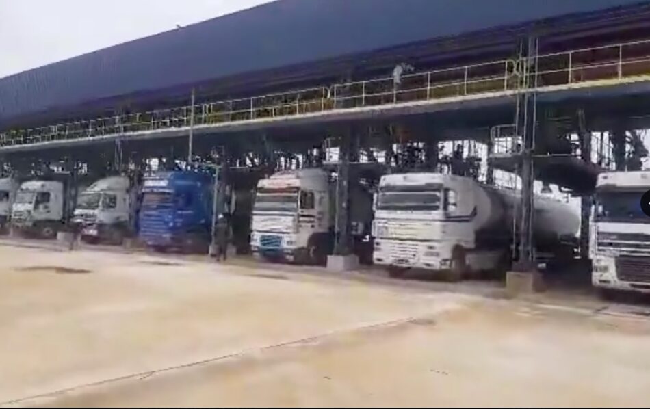 NNPCL trucks loading at Dangote refinnery