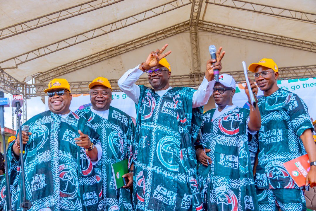 Governor Seyi Makinde of Oyo State and some other governors at during the flag-off of the PDP campaign ahead of the Ondo State gubernatorial election 