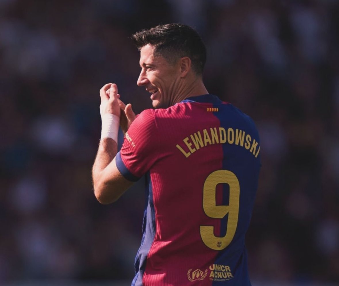 Red-hot Robert Lewandowski and Pablo Torre struck twice each to power Barcelona to a 5-0 rout of Sevilla