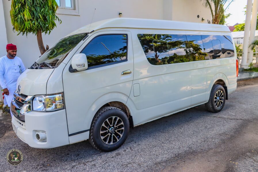 Governor Dauda Lawal of Zamfara State donates an 18-seat bus to the Association of Zamfara Retired Permanent Secretaries, fulfilling a promise made during their annual conference.