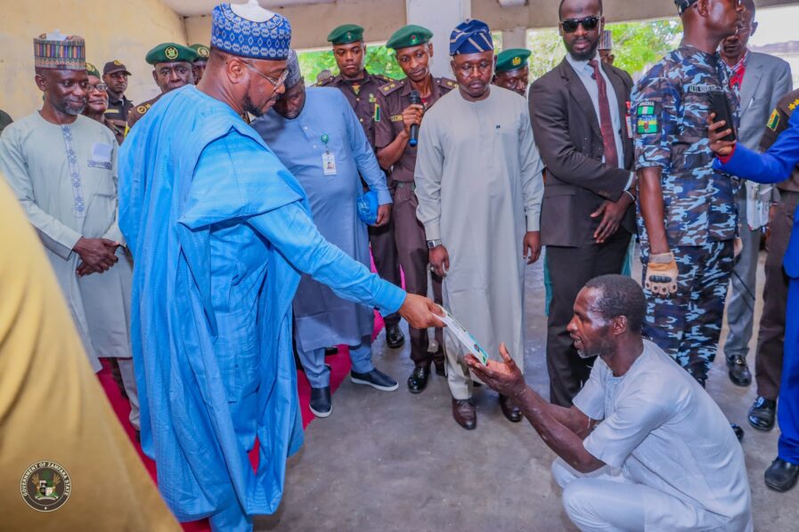 Governor Dauda Lawal has pardoned 31 inmates from Gusau Correctional Centre, providing N50,000 for their reintegration.