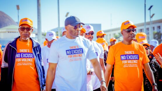 Deputy Speaker of the House of Representatives, Benjamin Kalu (middle), says the South East accounts for 268,000 internally displaced persons (IDPs) due to ecological disaster