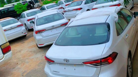 The Speaker, Lagos State House of Assembly, Mudashiru Obasa, has presented official vehicles to legislative staff in the directorate cadre