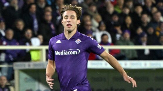 Fiorentina's Italian midfielder #04 Edoardo Bove