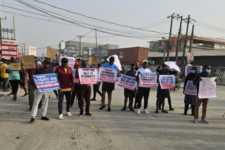 Lekki residents decry epileptic power supply, slam EKEDC for neglect