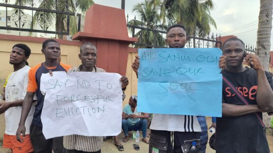 PHOTOS: Lagos community residents protest LASBCA's demolition order