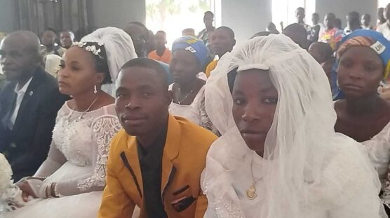 Catholic bishop holds mass wedding for 21 couples in Niger